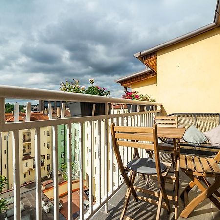 Central, Spacious, Modern 5 Bedrm Duplex W/Balcony Prague Exterior photo