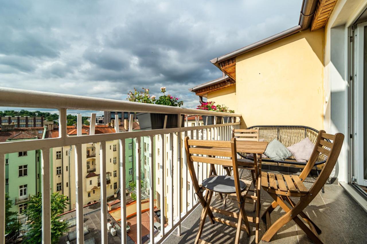 Central, Spacious, Modern 5 Bedrm Duplex W/Balcony Prague Exterior photo
